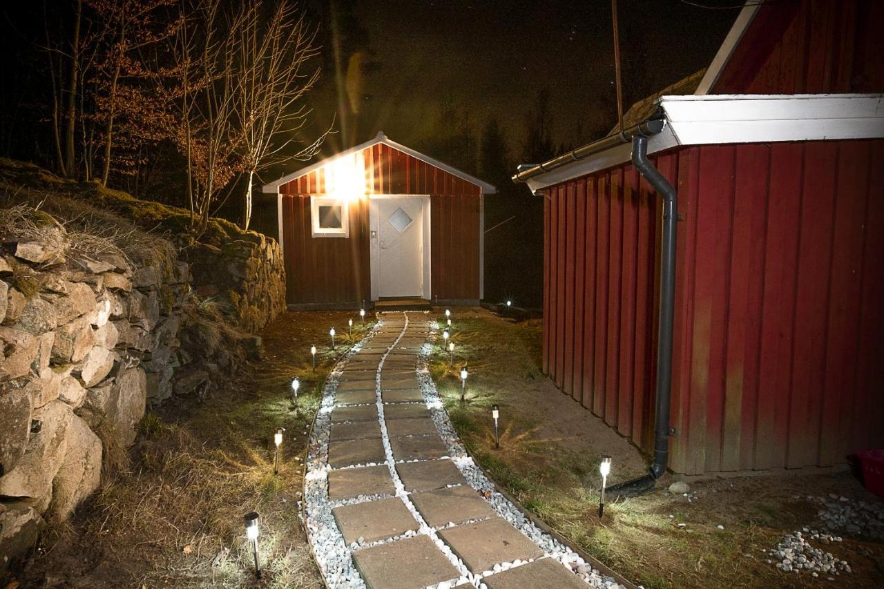 Villa Skogsstuga I Bassholma à Munka-Ljungby Extérieur photo