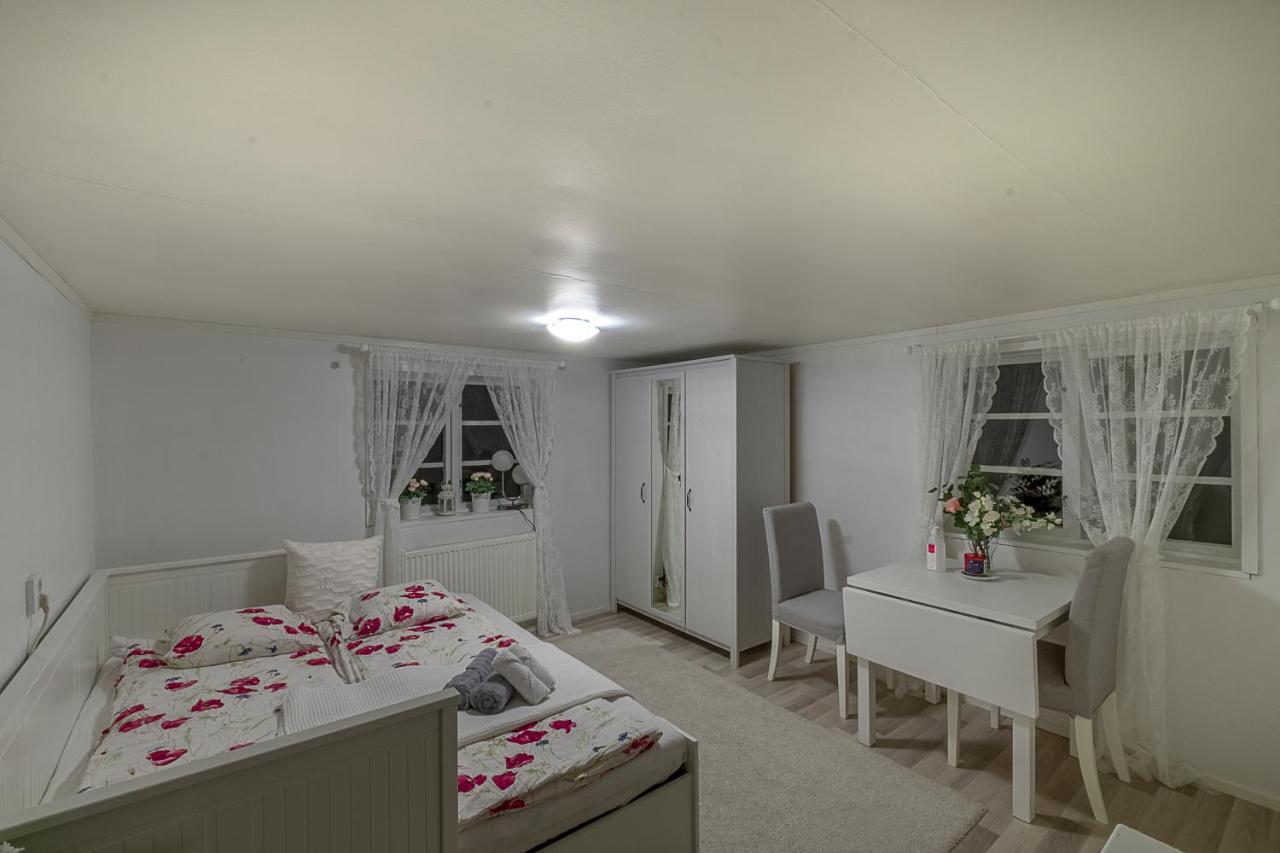 Villa Skogsstuga I Bassholma à Munka-Ljungby Extérieur photo